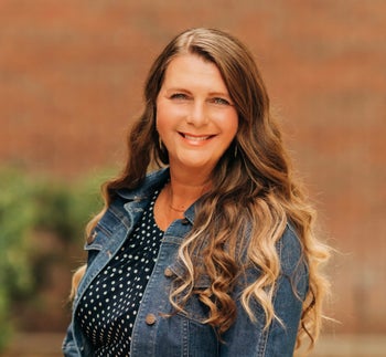 Portrait of Tori Vendola, Broker Associate